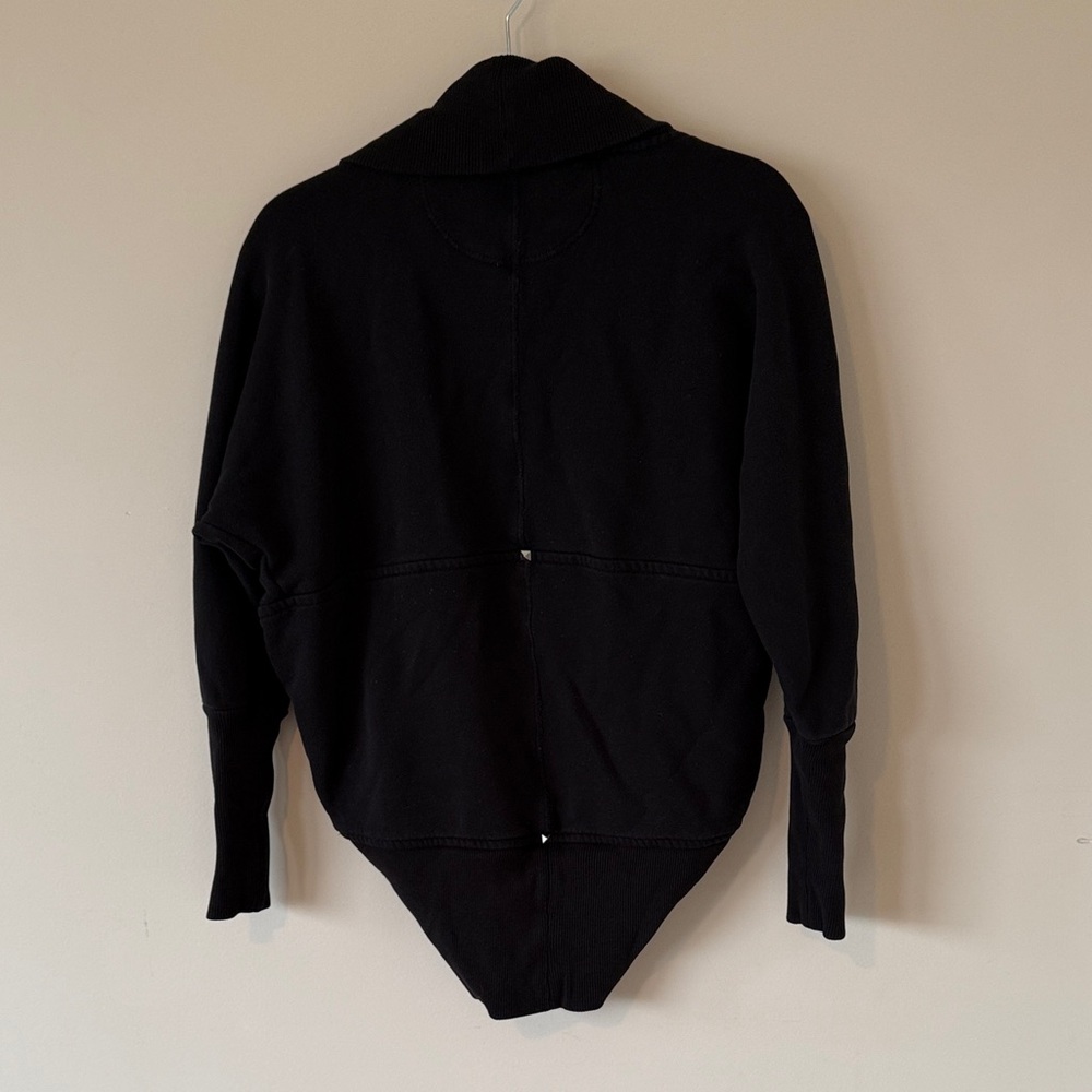 5. | Aritzia | Wilfred | Diderot Cocoon Cardigan - Picture 3 of 4